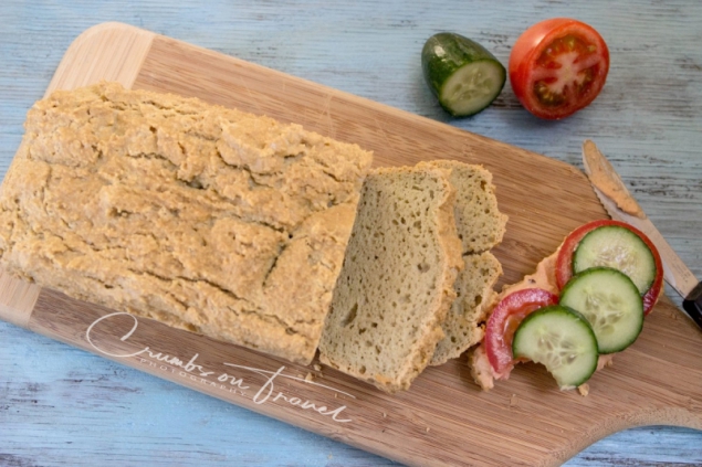 Glutenfree sandwich bread with almonds