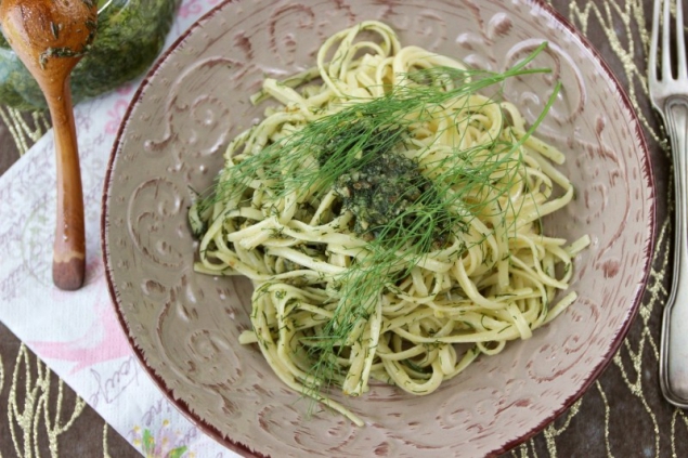 Fennel Pesto on Linguine Pasta