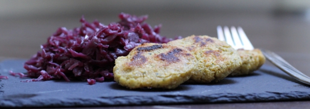 Red cabbage and Falafel