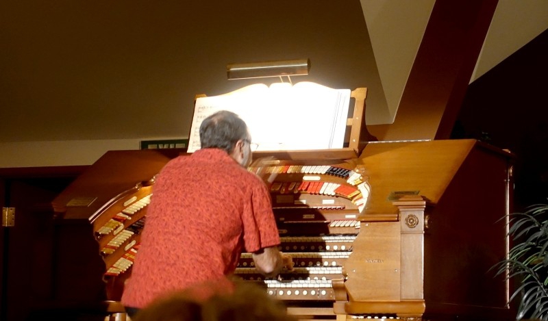 Theater organ play at Trinity Church, Spring Valley, San Diego, California/USA